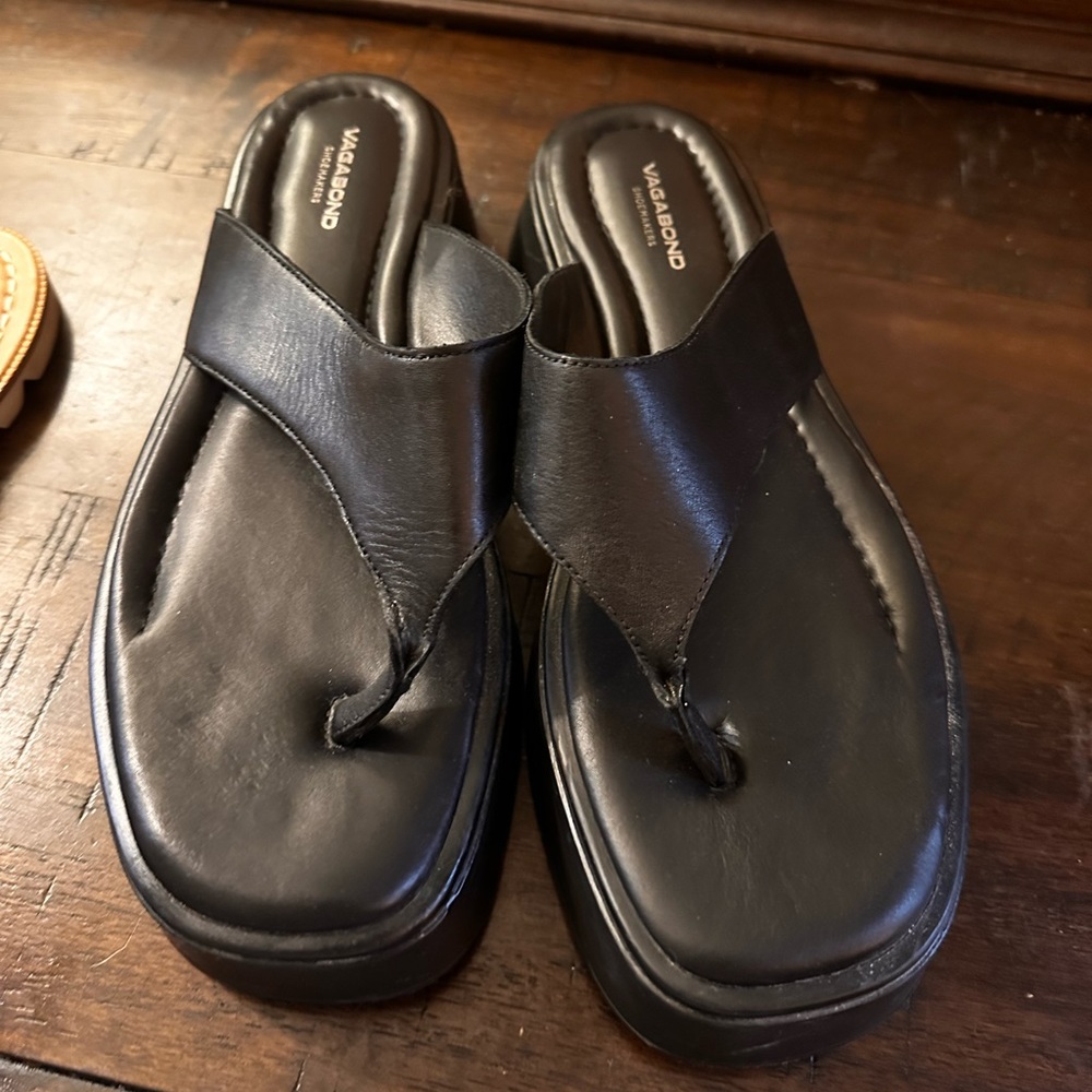 Vagabond Black Leather Sandals